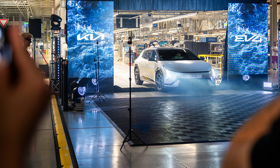 Kia lance la production de véhicules électriques en Europe avec EV4