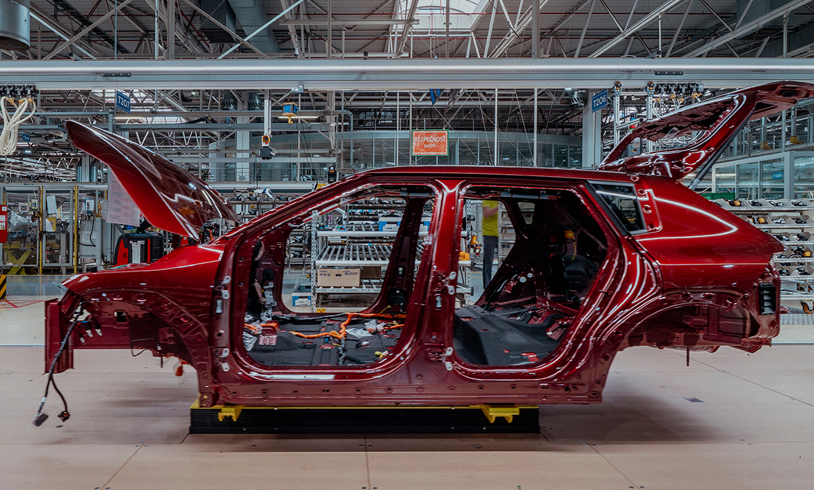 Kia lance la production de véhicules électriques en Europe avec EV4