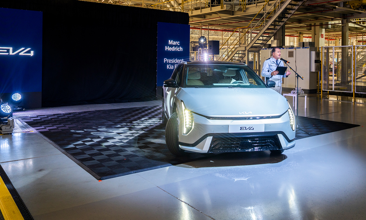 Kia lance la production de véhicules électriques en Europe avec EV4